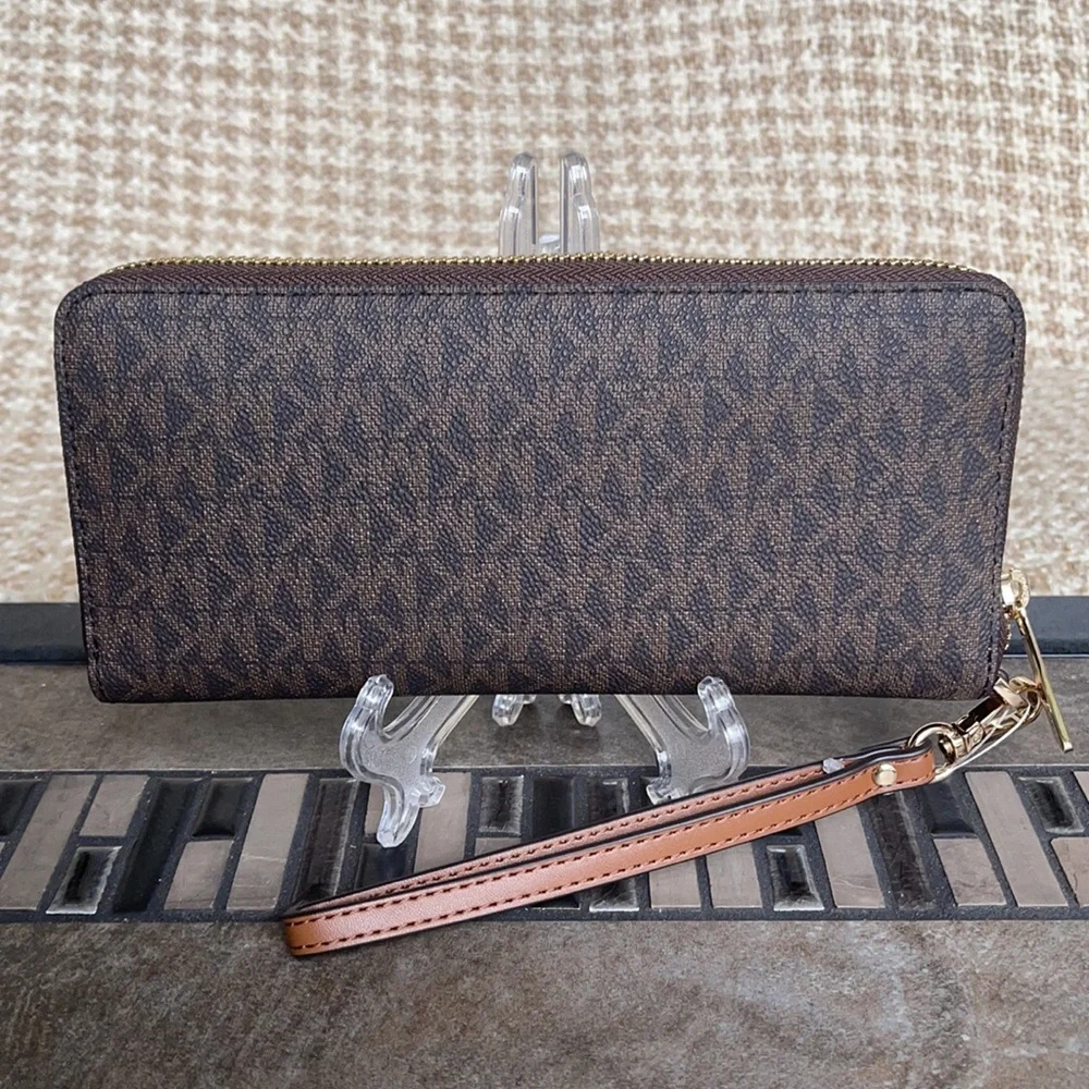 Michael Kors Jet Set Travel Large Travel CONTINENTAL Wallet-Wristlet